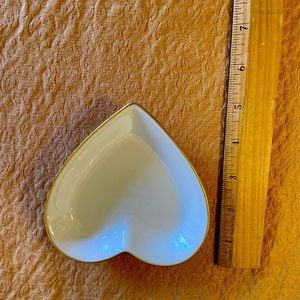 Lenox heart dish